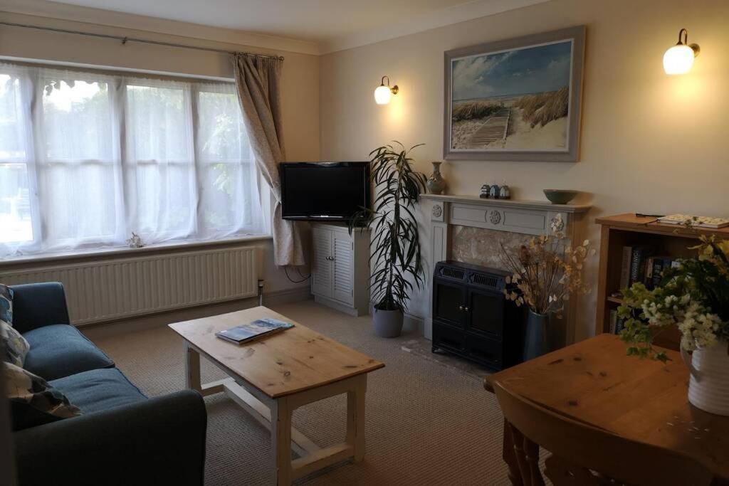 Blakeney Norfolk Bramble Lodge ***Self Catering*** Экстерьер фото